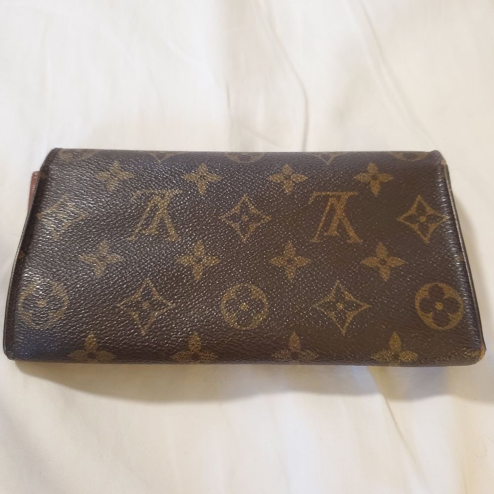 Louis Vuitton Sarah Wallet - Picture 9 of 16